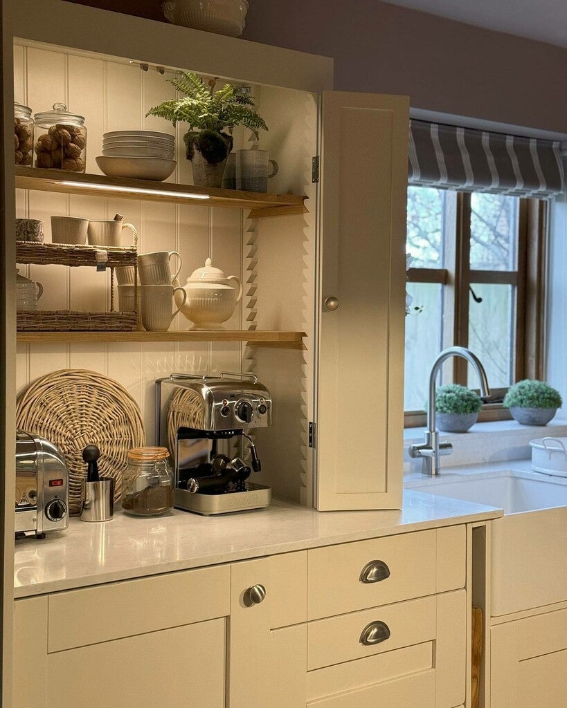 No. 291 School House White