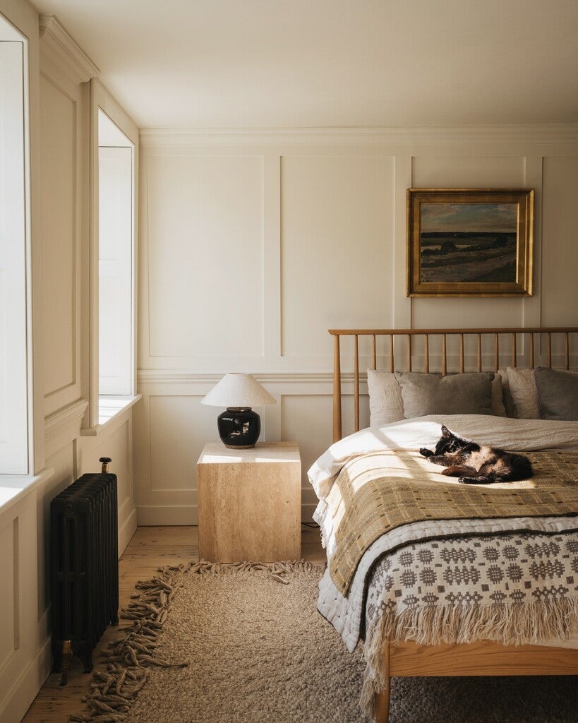 No. 2004 Slipper Satin