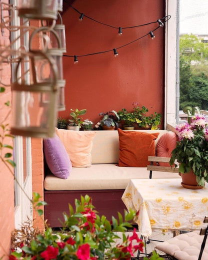 No. 42 Picture Gallery Red