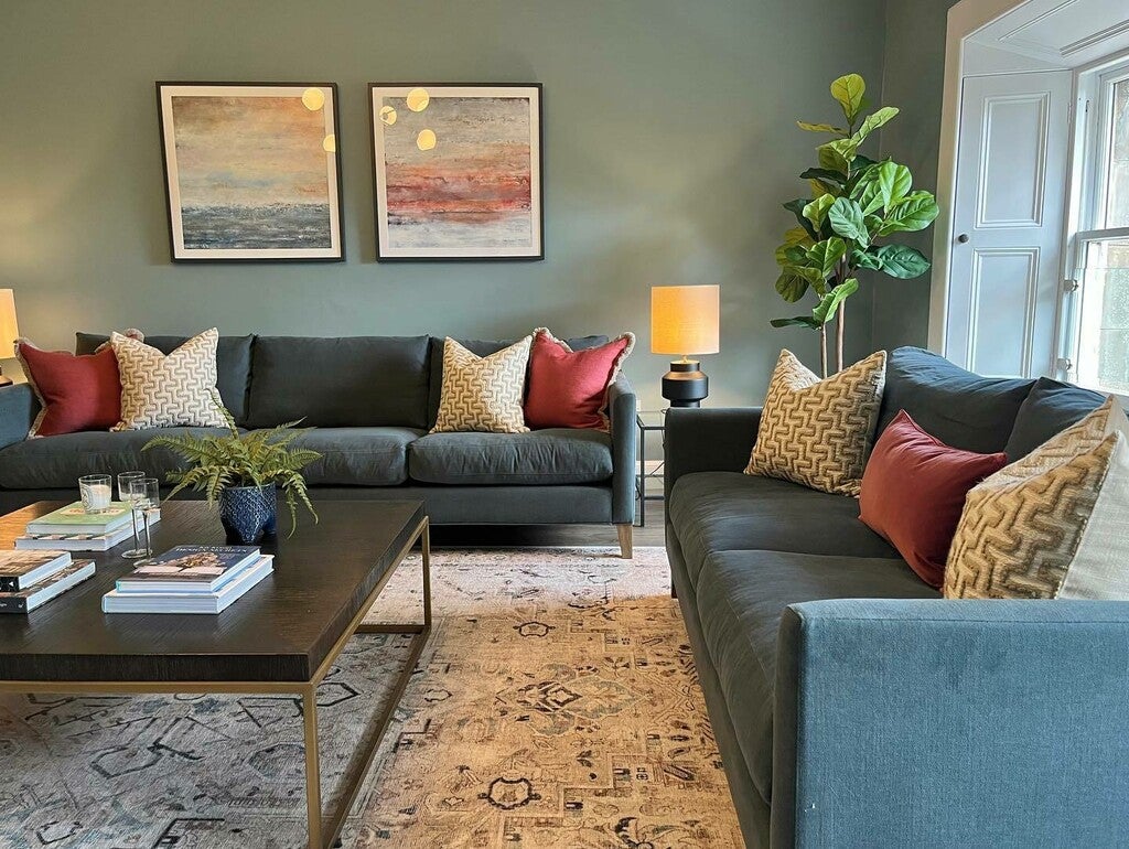 No. 85 Oval Room Blue