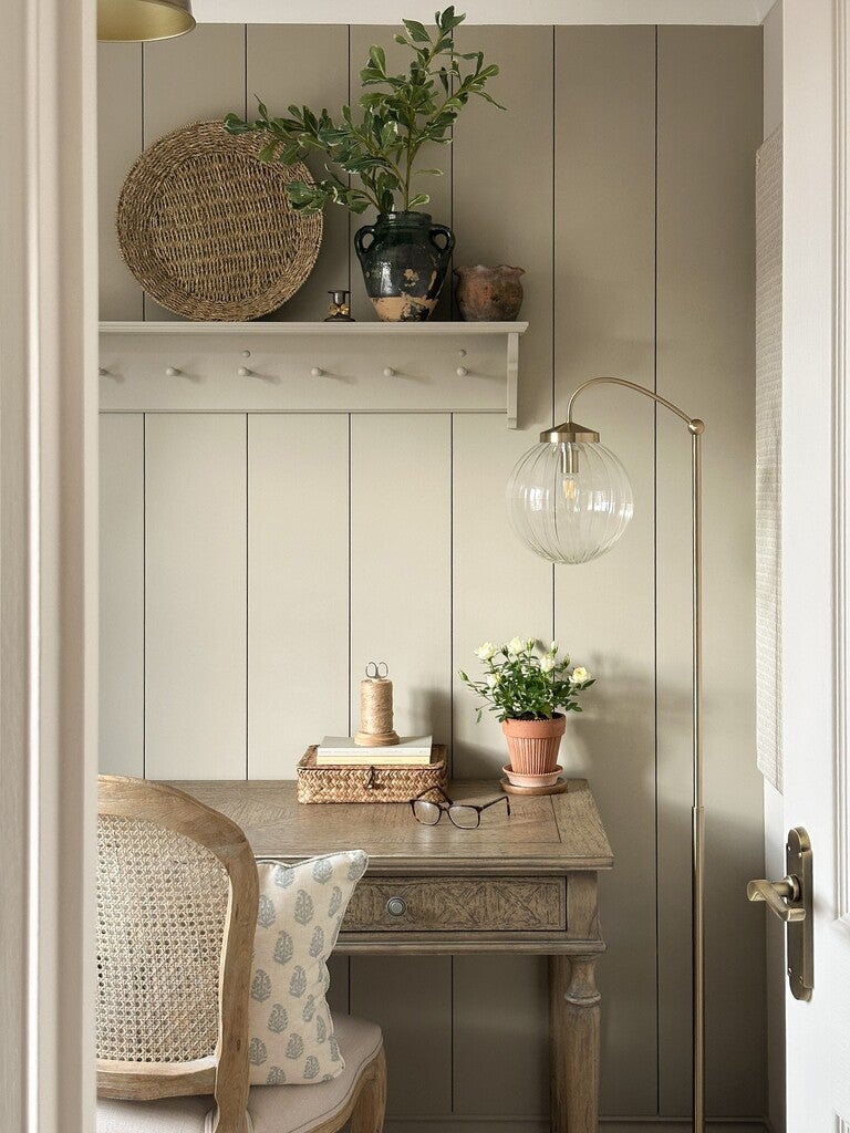 No. 5 Hardwick White