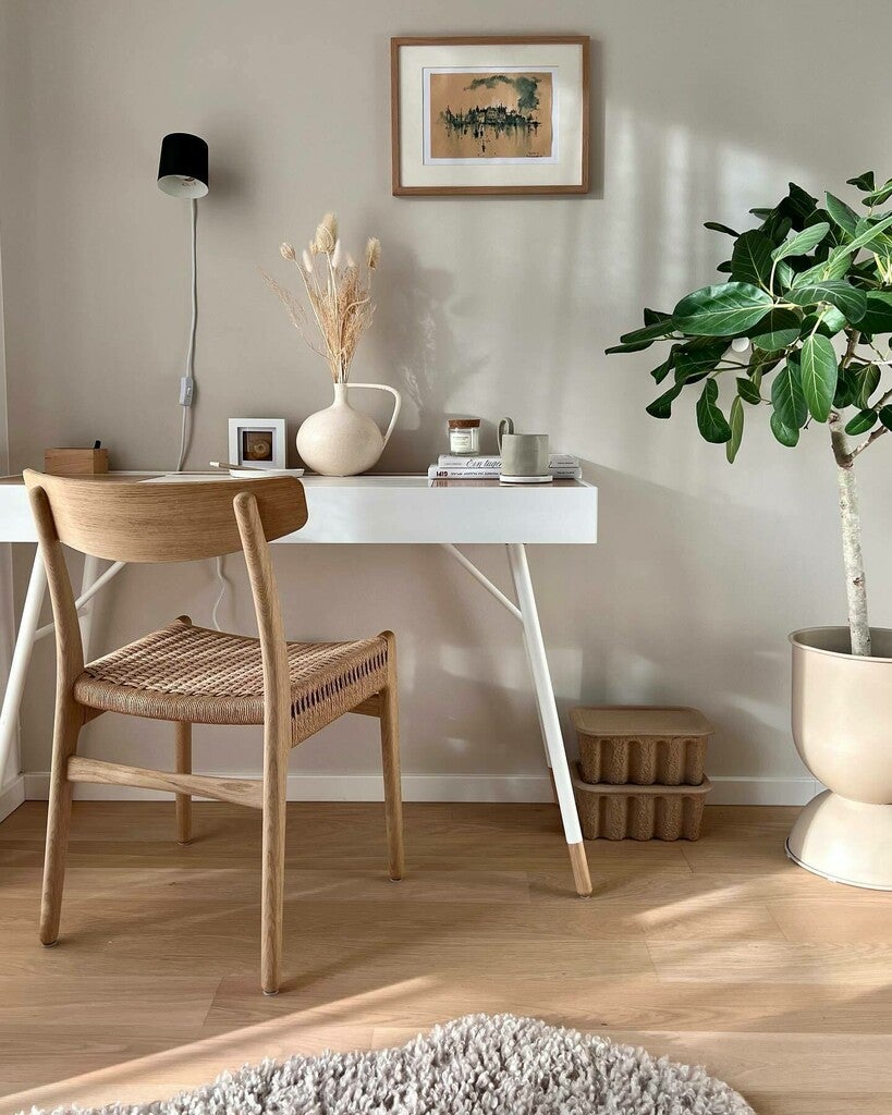 No. W7 Skimmed Milk White