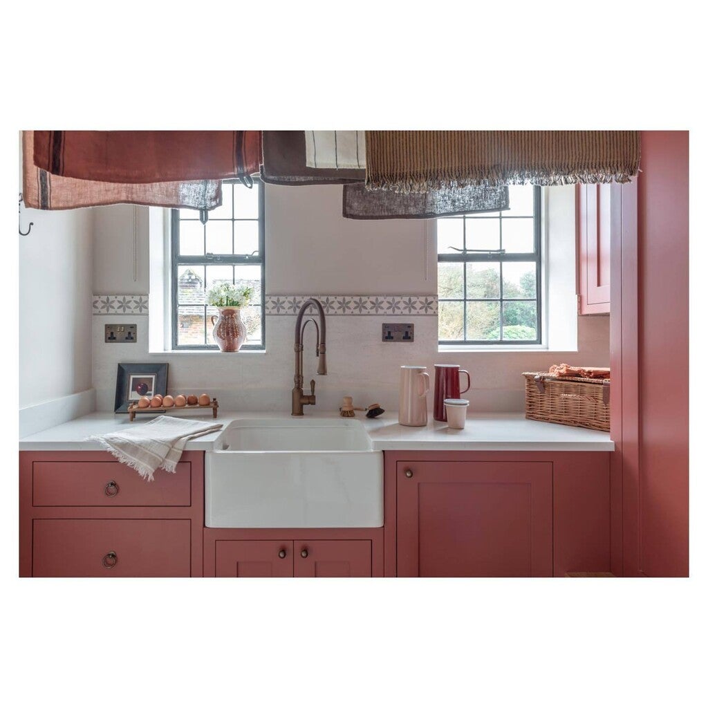 No. 42 Picture Gallery Red