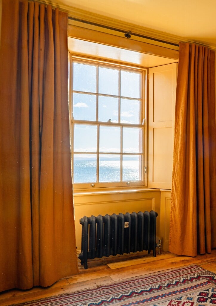 No. 218 Yellow Ground