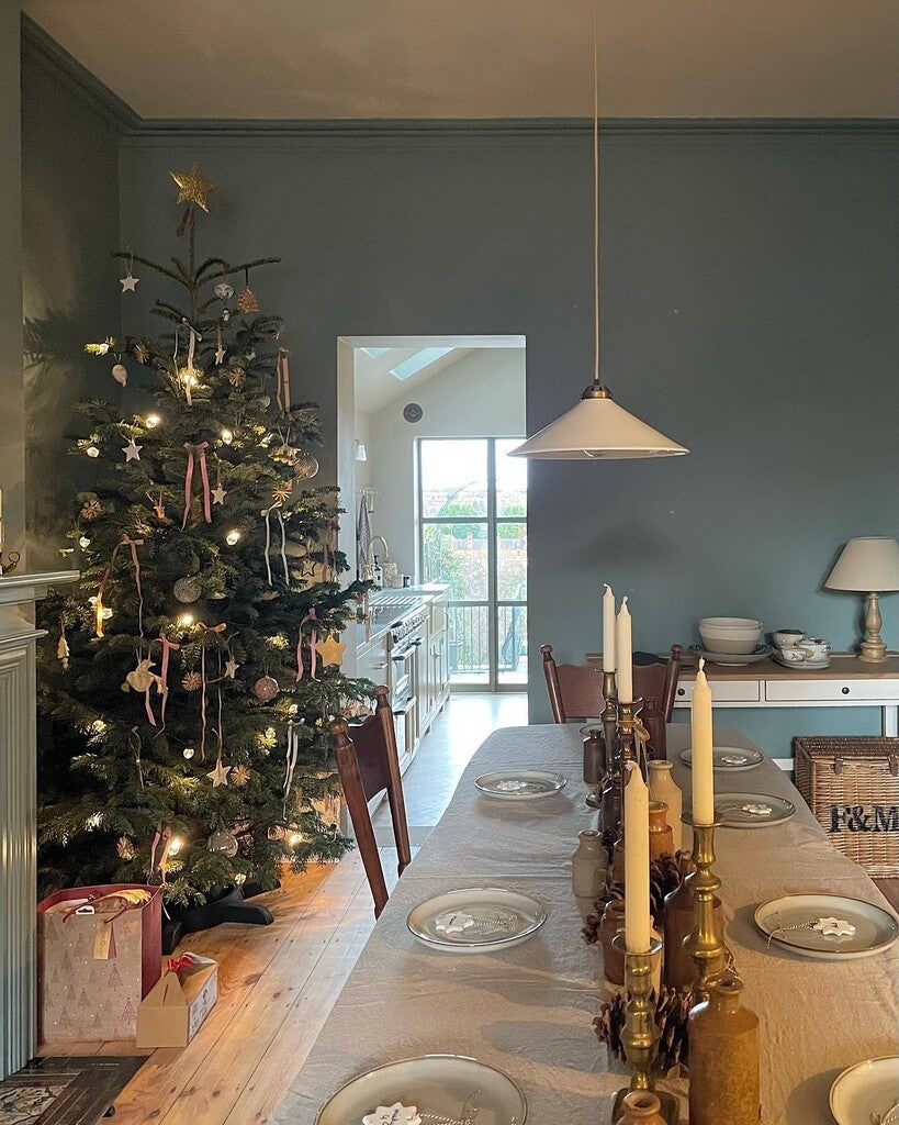 No. 85 Oval Room Blue