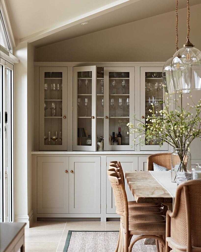 No. 282 Shadow White