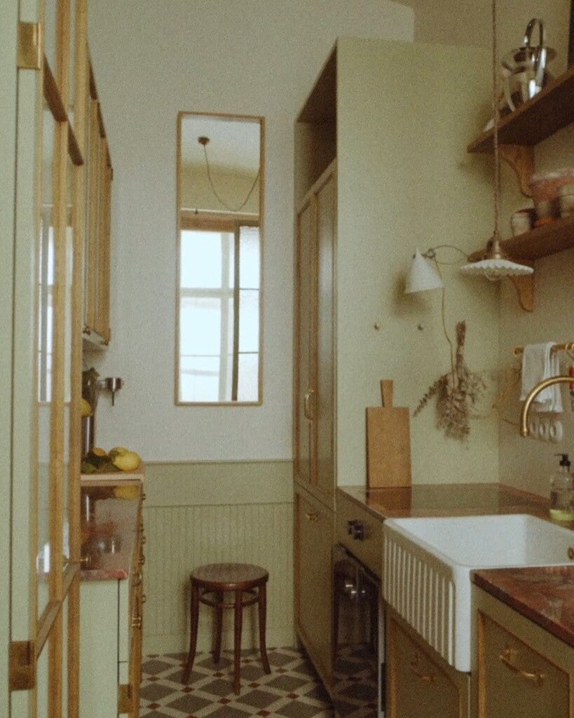 No. 2004 Slipper Satin