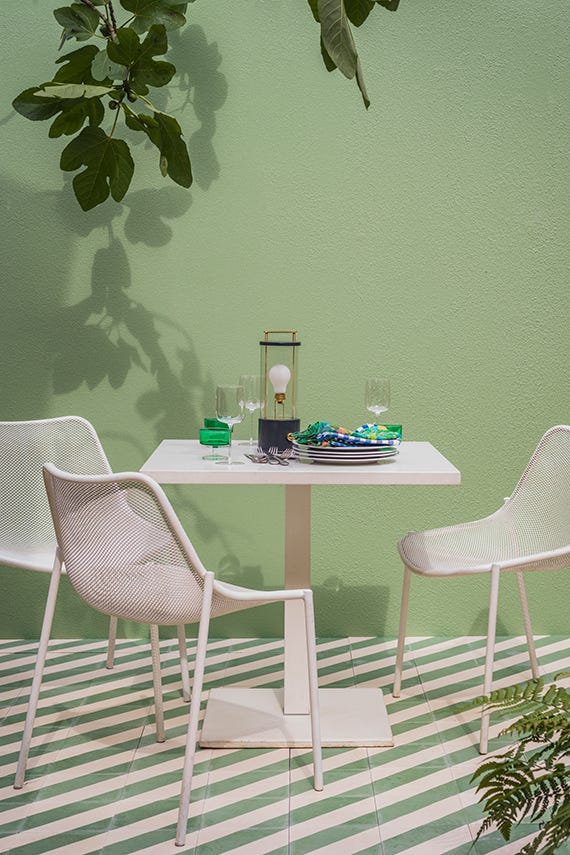 No. 81 Breakfast Room Green